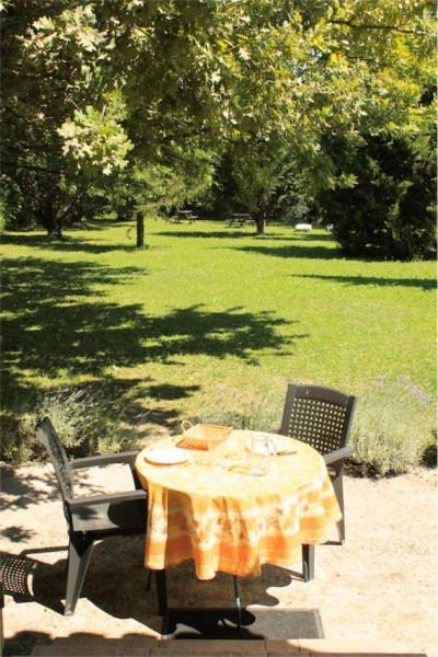 Mas Le Pont Des Aubes Bed & Breakfast L'Isle-sur-la-Sorgue Exterior photo